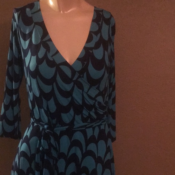 Dress - Picture 2 of 4